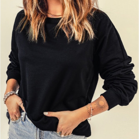 jaycieclothery Tops - Black Relaxed Fit Crew Neck Pullover Sweatshirt